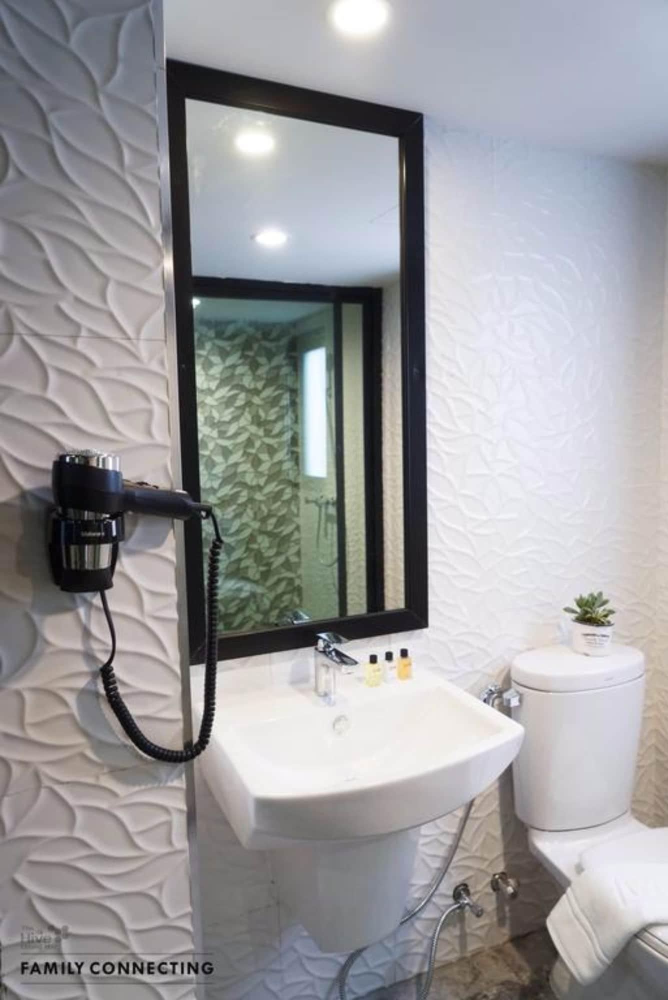 The Hive Chiang Mai Hotel Bagian luar foto