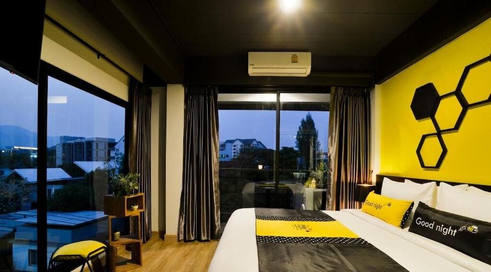 The Hive Chiang Mai Hotel Bagian luar foto