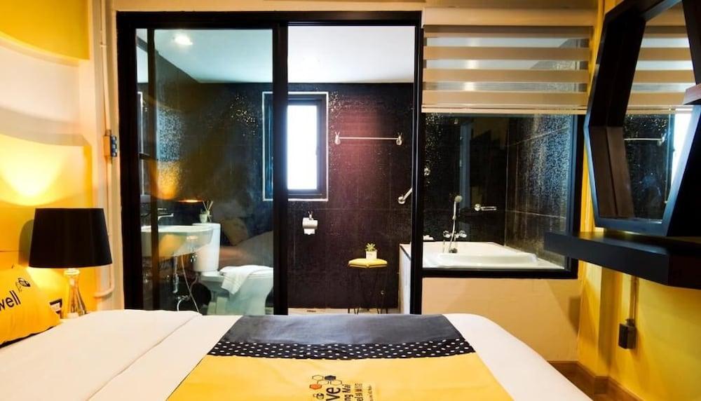 The Hive Chiang Mai Hotel Bagian luar foto