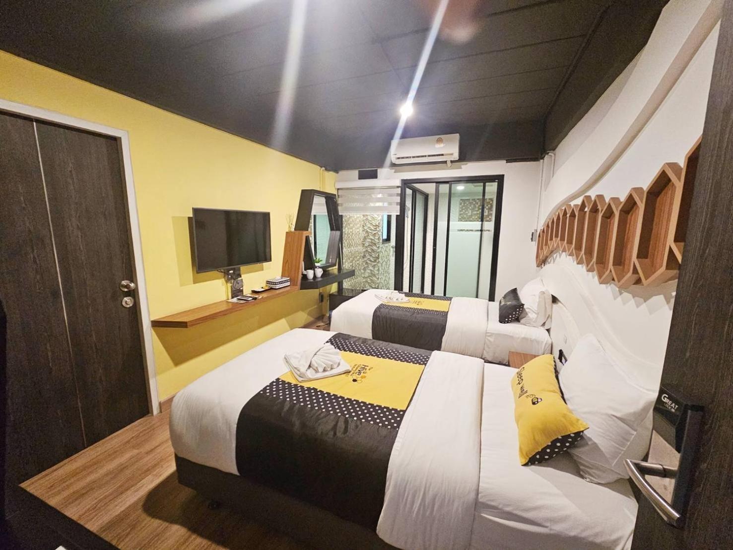 The Hive Chiang Mai Hotel Bagian luar foto