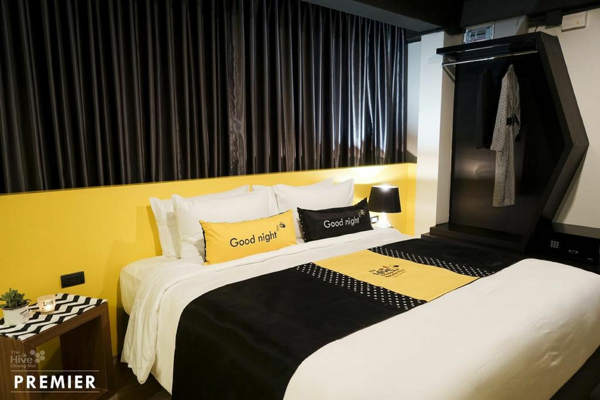 The Hive Chiang Mai Hotel Bagian luar foto