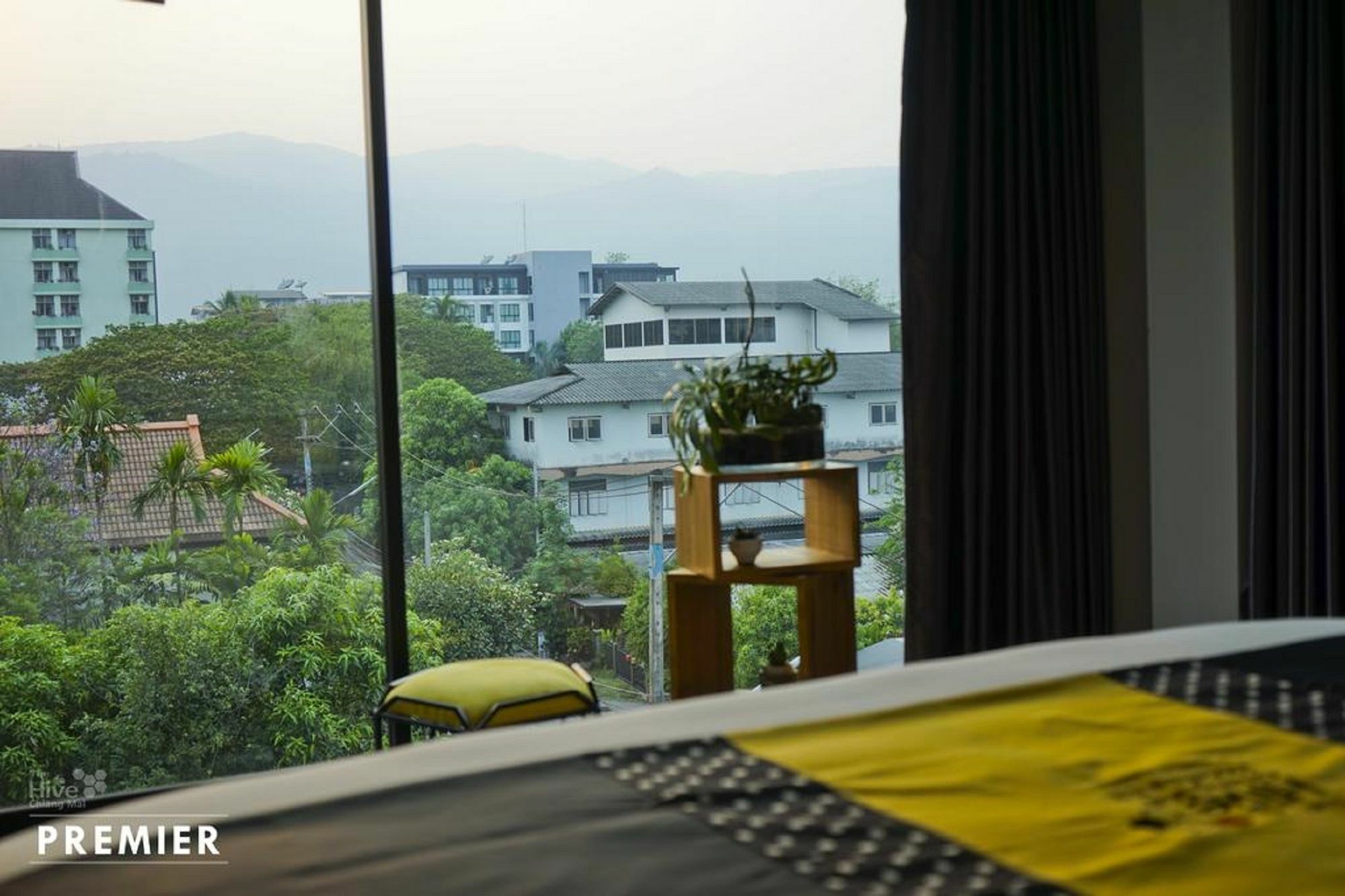 The Hive Chiang Mai Hotel Bagian luar foto
